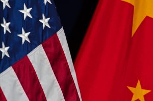 Čína pohrozila Spojeným státům odvetnými cly, Trumpa to příliš nevystrašilo